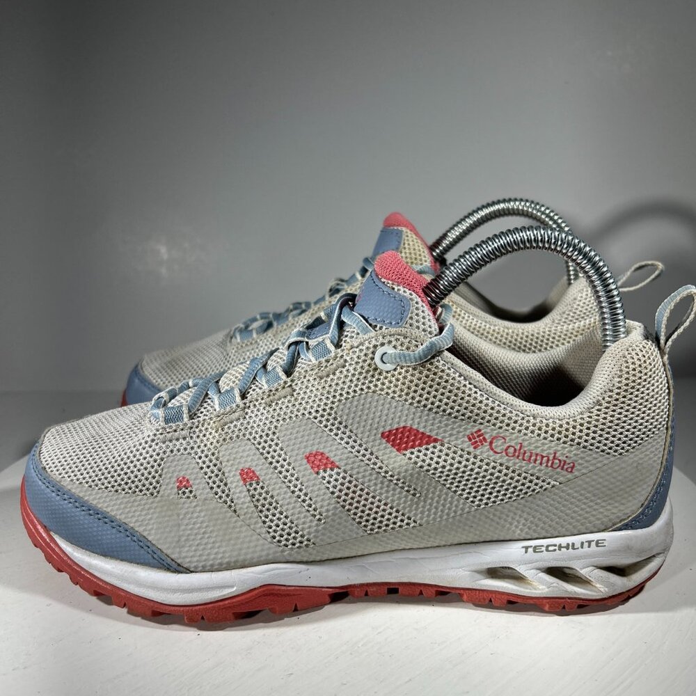 Columbia Womens Size 7 Trail Hiking Shoes Sneakers Gray Walking Lace Up Techlite